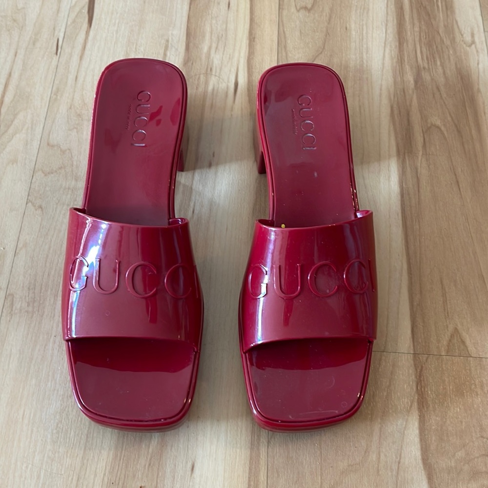 Gucci slides